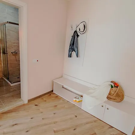 Zornitsa 公寓式酒店 4*